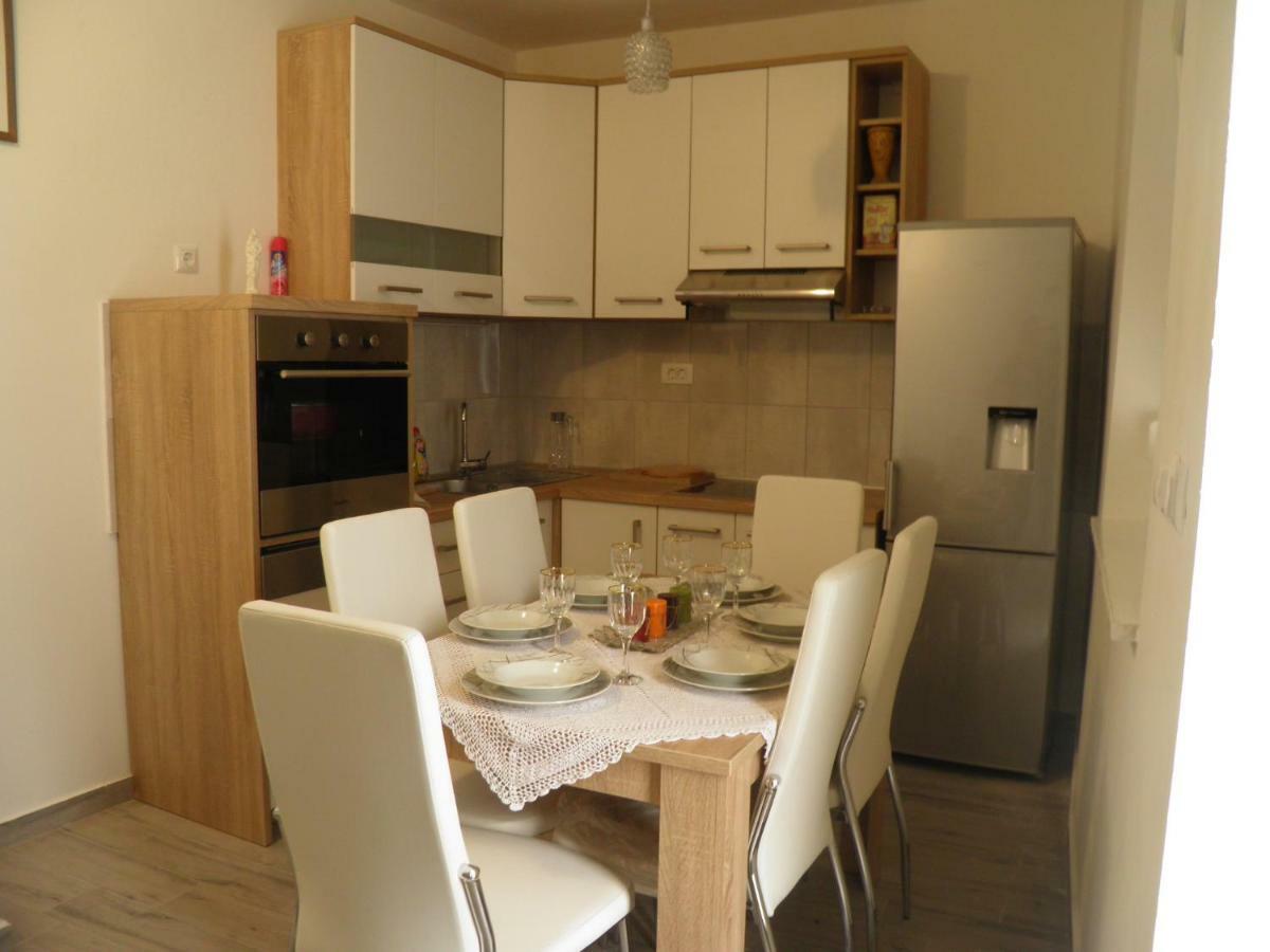 Apartment Dorothy Kaštela Exterior foto
